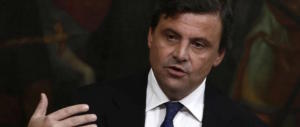 Carlo Calenda avverte il Pd: «Se vi alleate con il M5S strappo la tessera»