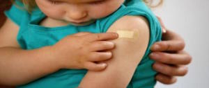 Niente vaccini, niente sgravi fiscali: la linea dura contro i genitori no Vax