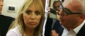 Fantoccio del Duce: Mussolini sfiora la rissa col sindaco di Macerata (video)