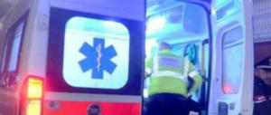 Ha un infarto mentre fa la doccia: a salvarlo sono i suoi due cani