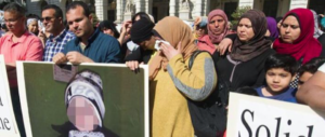 Arabi in piazza a Torino: “Non date i nostri figli in affido ai cristiani”