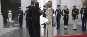 Brigitte Macron si lagna della dura vita da première dame: «Non ho tempo per me» (video)