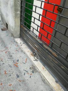 La saracinesca di CasaPound a Firenze, dopo la deflagrazione