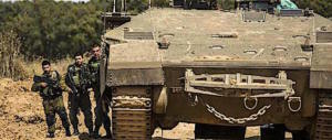 Quattro palestinesi morti al confine. Israele aveva diffidato dall’avvicinarsi