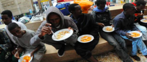 Sala invita a pranzo a Milano 50mila migranti. Chi pagherà il conto?