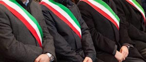 Amministratori nel mirino: ogni 16 ore intimidazioni e minacce a un sindaco