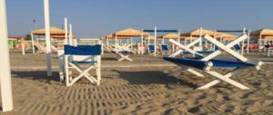 Sole e caldo: tutti al mare. Spiagge già “sold out” in Campania e Romagna