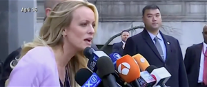 Trump twitta: caso Stormy Daniels, l’identikit è la solita “fake news”