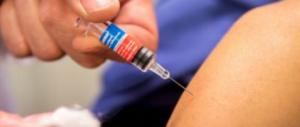 «Niente vaccini, niente scuola», non sente ragioni sindaco del Comasco