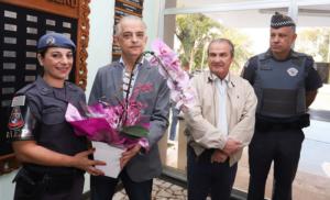 Governador homenageia Policial Feminina por exercício de seu trabalho. O governador do Estado de São Paulo, Márcio França, homenageia Policial Feminina por exercício de seu trabalho, em ação de defesa de mães e crianças de um assantante defronte a uma escola no município de Suzano. Local: São Paulo/SP Data: 13/05/2018 Foto: Governo do Estado de São Paulo