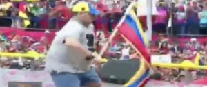 Maradona-show in Venezuela: balla al comizio del dittatore Maduro (video)