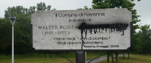 Ravenna, imbrattata la lapide in ricordo di Mario Zicchieri nel parco cittadino