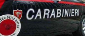 Roma, due nomadi svaligiano una casa: acciuffati con la refurtiva in auto
