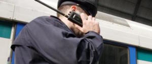 Aggredì un agente e gli fratturò lo zigomo: niente galera. Protesta il Sap