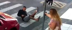 Poliziotta fuori servizio uccide rapinatore. Il Brasile la premia (video)