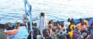 Pozzallo, all’ultimo sbarco il sindaco tuona: «Sì all’accoglienza, ma via i tunisini»