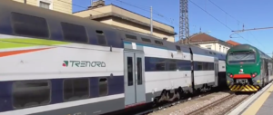Il treno si rompe e si ferma per un’ora sui binari: la rabbia dei pendolari
