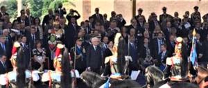 Tutto il governo del cambiamento al suo esordio alla parata militare (video)