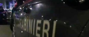 Ubriaco e minaccioso, sferra calci e pugni ai carabinieri: tunisino in manette