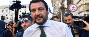 Salvini chiude i porti ad altre due navi ong: «Mi minaccino pure, io non mollo»