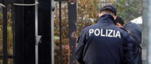 Alcolizzato e drogato, immigrato si scatena contro i poliziotti a Torino