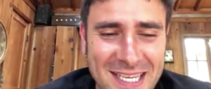 Di Battista fa il “francescano” dalla vacanza di lusso: «Restituisco la liquidazione» (video)