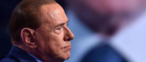 Berlusconi, il lungo silenzio. Poi la decisione: “Con Salvini non si rompe”