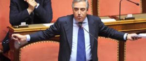 Reddito di cittadinanza agli stranieri, ira Gasparri: «Di Maio ha mentito»