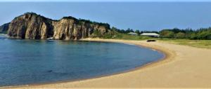 Il consiglio di Trump: “Che spiagge! Dammi retta Kim, buttati sul turismo….”