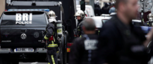Paura a Parigi: uomo armato prende in ostaggio alcune persone