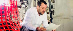 Vibrante appello degli intellettuali contro Salvini. E lui: «Mi mancavano»