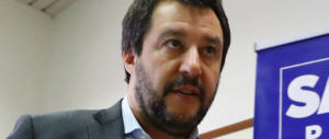 Salvini apre anche il fronte vaccini: «Dieci sono troppi». È polemica