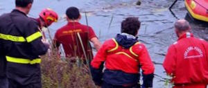Un corpo galleggia nel Tevere, ma l’uomo è vivo: i vigili del fuoco lo salvano