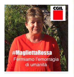 Susanna Camusso ha l'aria rassegnata di chi posa ormai per dovere per ogni causa che possa far guadagnare iscritti alla Cgil 