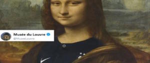 La Gioconda in maglia francese, il web furioso con il Louvre: risposte al vetriolo