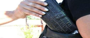 In manette l’“ape regina” del furto: una rom 21enne. 500€ nelle scarpe l’ultima refurtiva recuperata