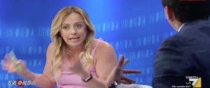 Migranti, Parenzo elogia Soros e la Meloni lo demolisce così: scintille in tv (video)