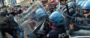 Chi aggredisce i poliziotti vada in galera: la proposta di FdI che evita sotterfugi