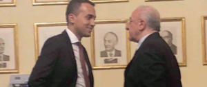 De Luca-Di Maio, la foto dell’incontro diventa virale. E fioccano critiche