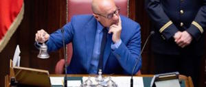 Camera, Rampelli presiede in “maglia azzurra”: «Quelle rosse fuori dalla storia»