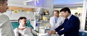 Bologna, aperta un’inchiesta per disastro colposo. Conte visita i feriti (video)