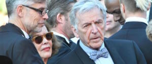 Costa Gavras muore e resuscita sui social: la notizia del suo addio è una fake
