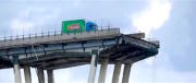 L’autista: «Il ponte Morandi crollato davanti a me, ho visto le auto precipitare»