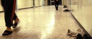 Ancona, violenze in ospedale: rumeno stupra una clochard nei bagni