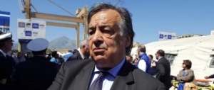 “La villa confiscata alla mafia? Orlando ci piazza i rom”. La protesta di FdI (video)