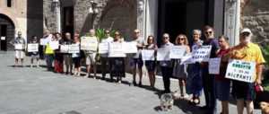 Flop della manifestazione “Io sto con i migranti”: si presentano in 19 (video)