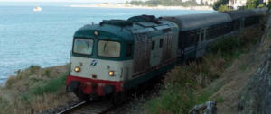Strage in Calabria: famiglia travolta da un treno, morti due bambini di 12 e 16 anni