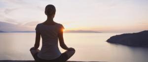 Meditare rende più efficiente il cervello: bastano 10 minuti al giorno