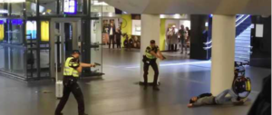 Paura alla stazione di Amsterdam, parla un testimone: “È stato un attacco terroristico”