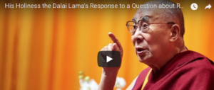 Lo dice anche il Dalai Lama: “Giusto che i migranti tornino a casa loro” (video)
